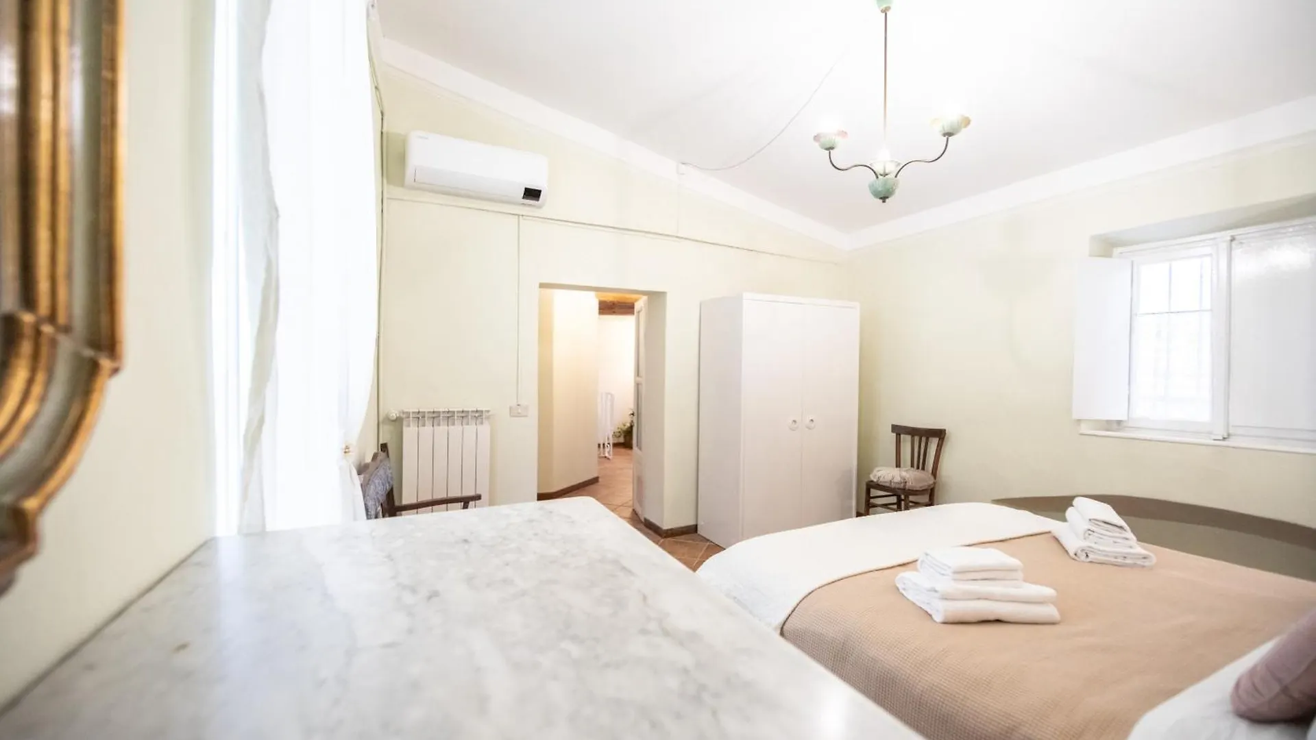 Madalina Apartment With Garden ルッカ