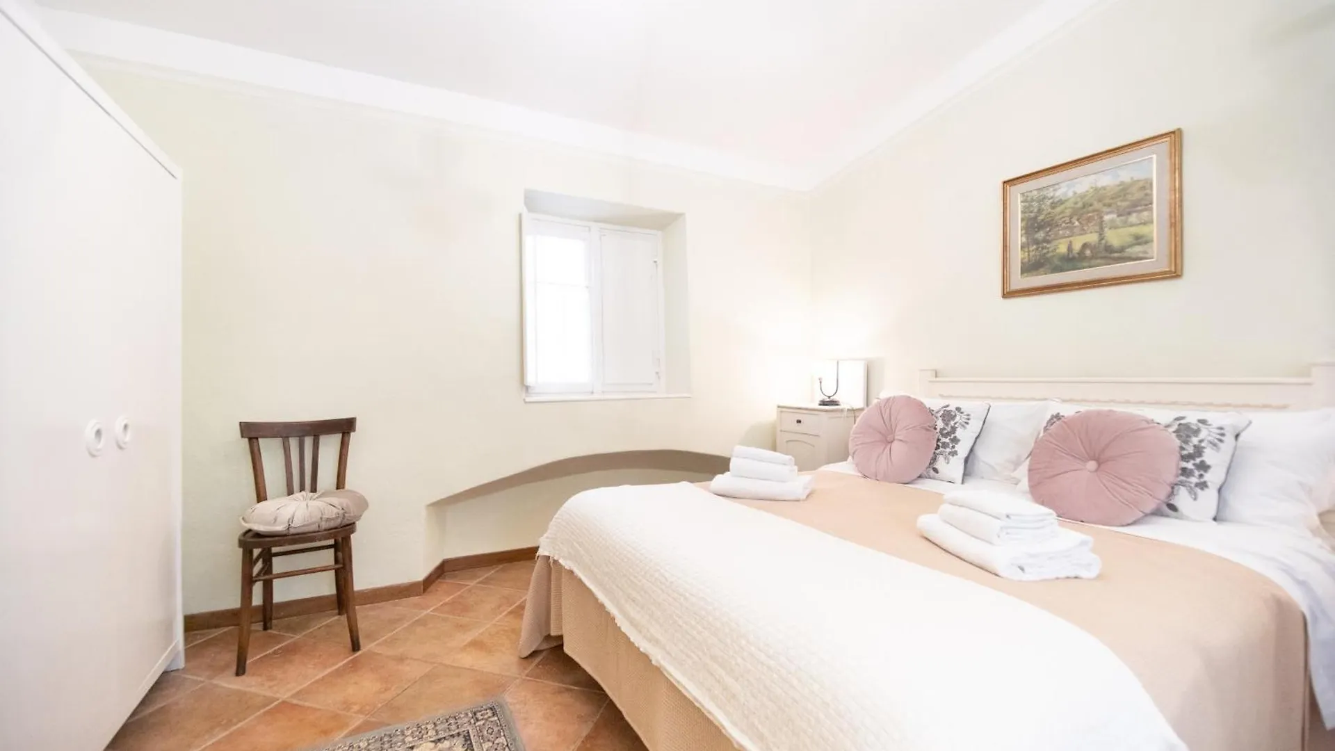Madalina Apartment With Garden Lucca Italy