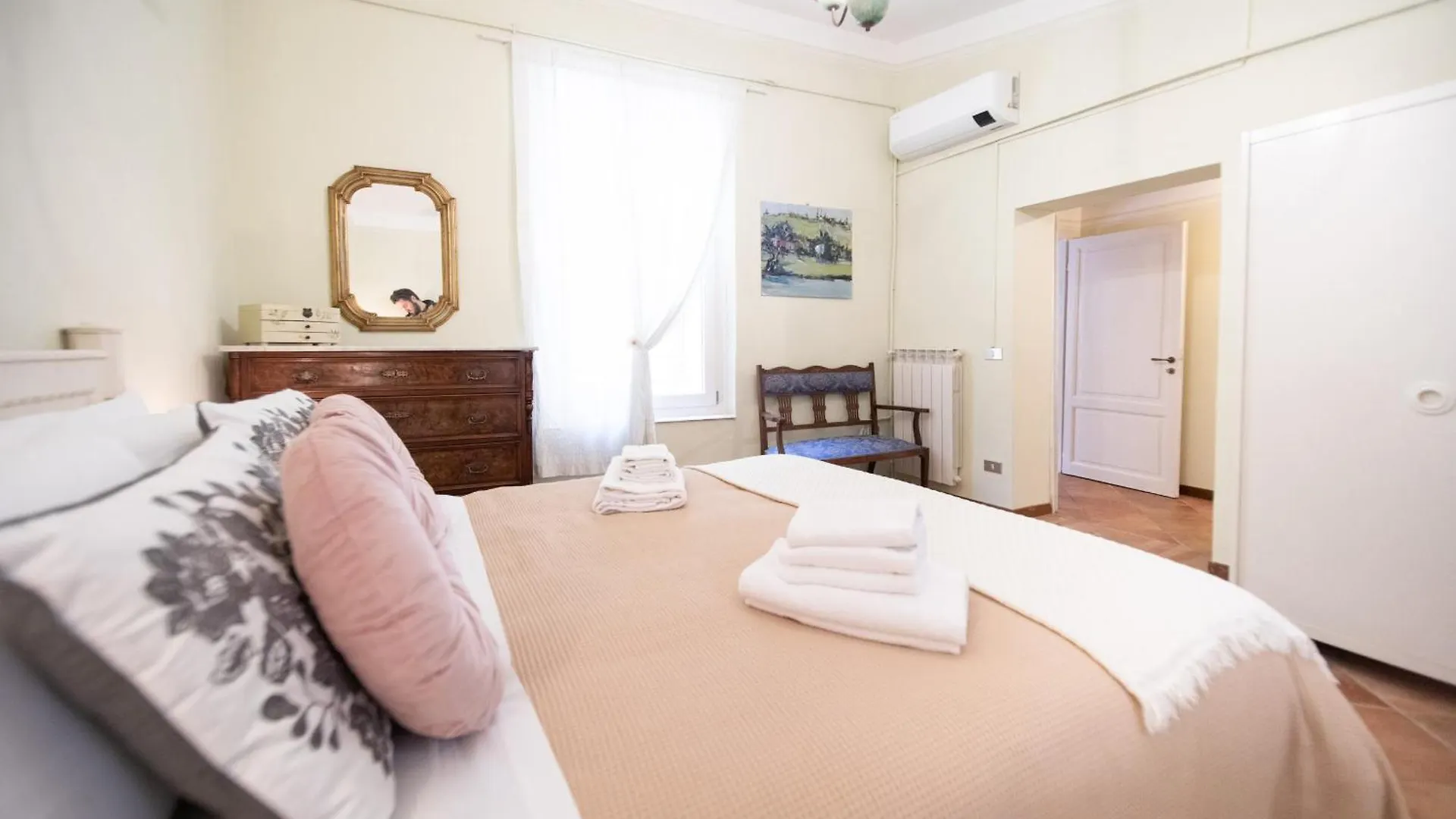 Madalina Apartment With Garden ルッカ